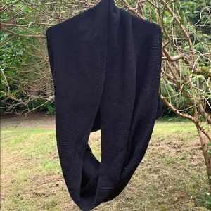 Knitted infinity scarf